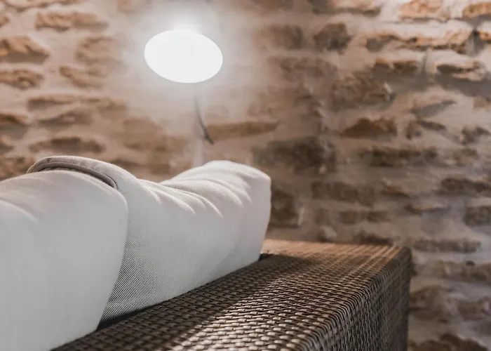 La Source Nyaraló *