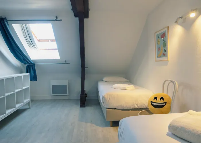 La Source Nyaraló Le Calet