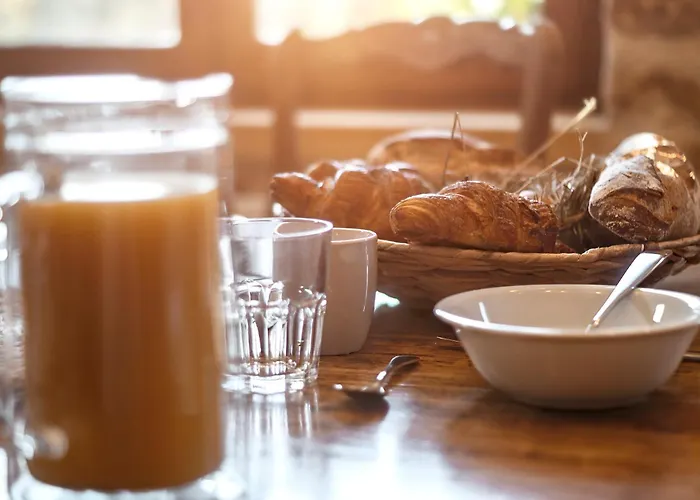 La Source Nyaraló Le Calet