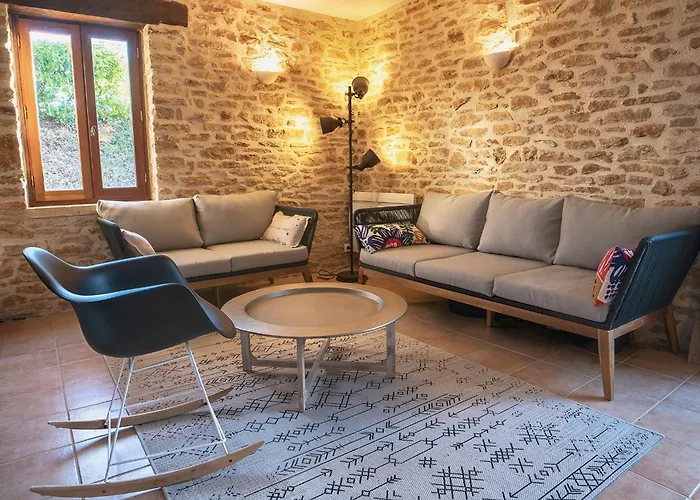 La Source Nyaraló *